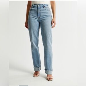 Abercrombie Curve Love Ultra high rise 90s straight leg jeans in size 6